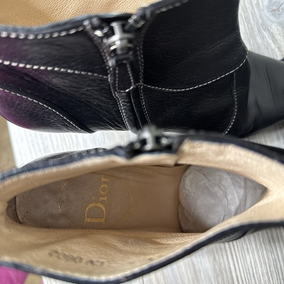 DIOR VTG BLACK LEATHER ANKLE “D” CHARM HIGH HEEL BOOTS 41 MADE IN ITALY - Picture 8 of 8